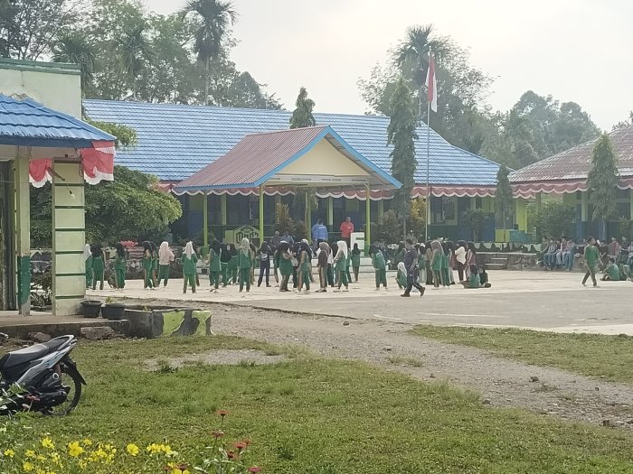 Jaga Kebugaran dan Kebersamaan, Warga MAN 3 Kerinci Gelar Olahraga Pagi Bersama di Hari Sabtu