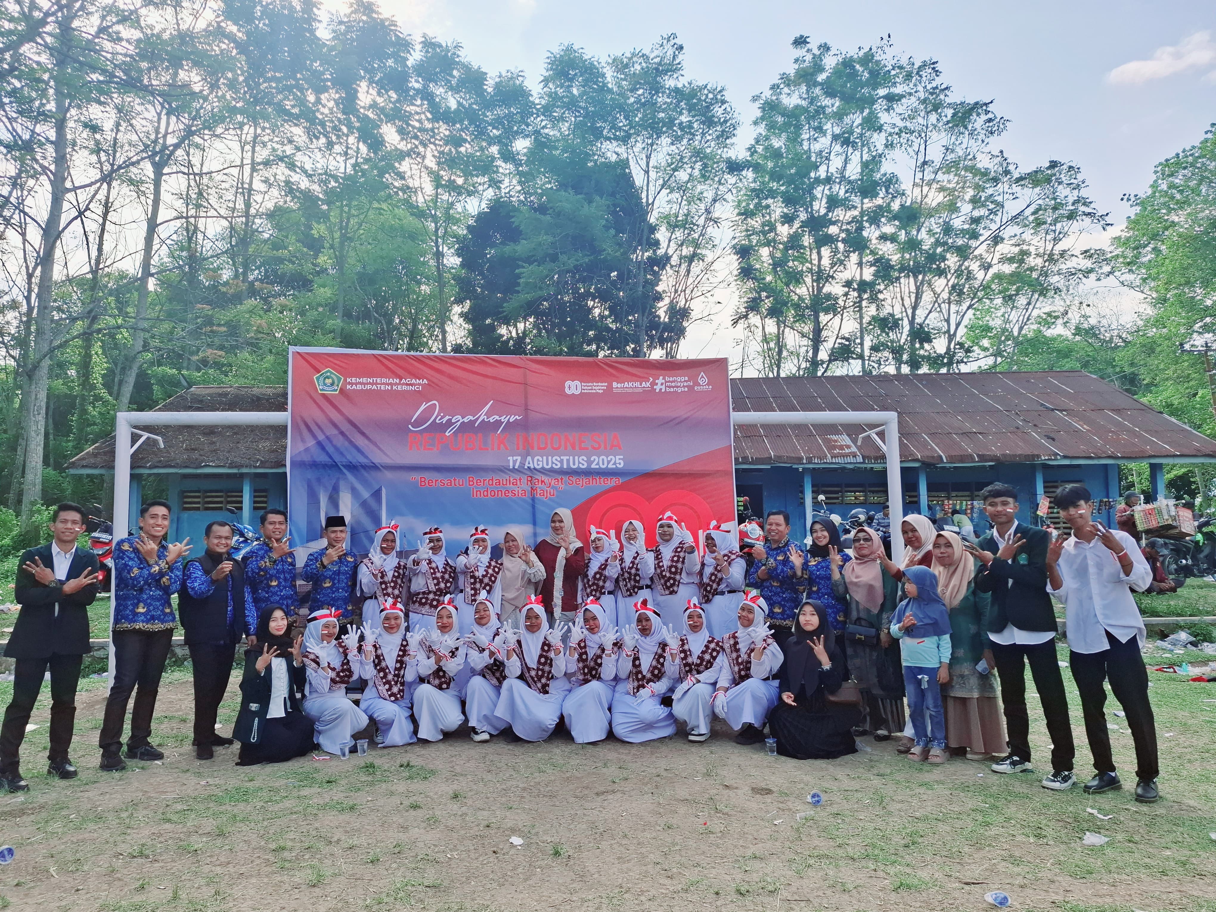 MAN 3 Kerinci Berpartisipasi dalam Lomba Barisan Indah di Kemenag Kabupaten Kerinci