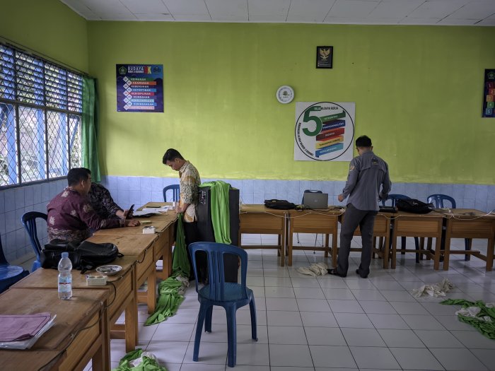 MAN 3 Kerinci Siapkan Laboratorium Sambut Bantuan Komputer PLN
