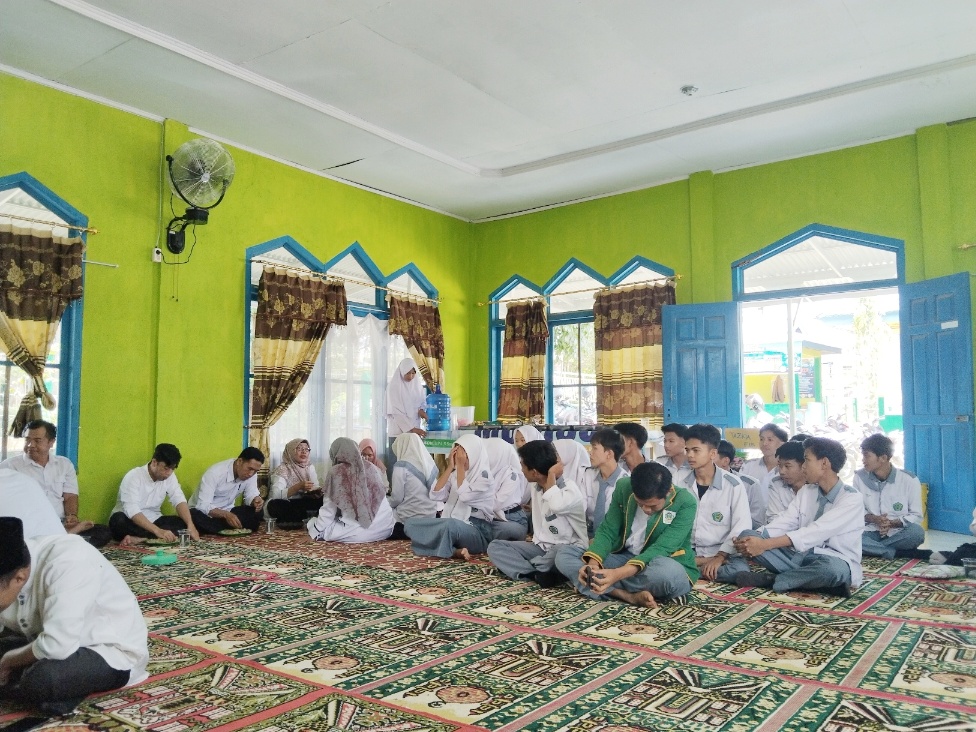 Siswa Kelas XII MAN 3 Kerinci Gelar Syukuran Menyambut Asesmen Madrasah