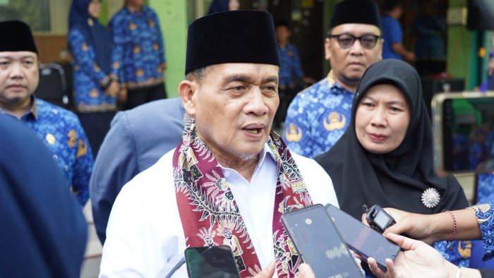 Peringatan Hari Anak Nasional: Wamenag Tekankan Pentingnya Ruang Aman di Dunia Nyata dan Digital Peringatan Hari Anak Nasional: Wamenag Tekankan Pentingnya Ruang Aman di Dunia Nyata dan Digital