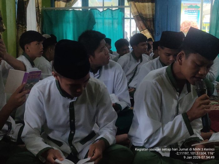 MAN 3 Kerinci Rutin Gelar Yasinan dan Tausiyah Jumat Pagi