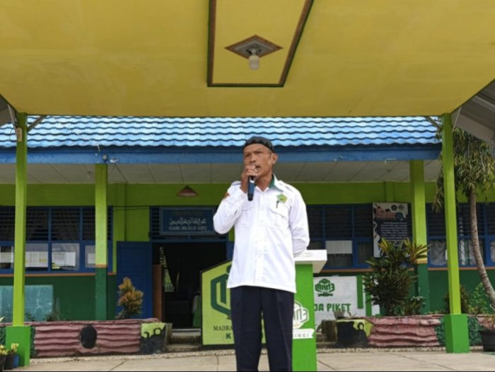 Pupuk Karakter Siswa Lewat Disiplin, Fudhel, S.Pd.I Tekankan Pentingnya Kesungguhan Menuntut Ilmu