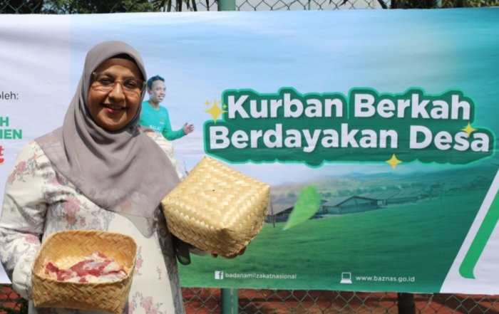 Kemenag Salurkan Daging Kurban Iduladha dengan Besek Bambu