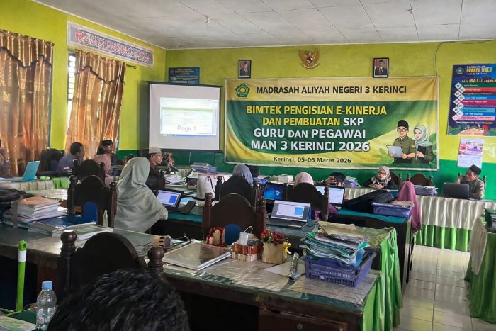 Guru dan Pegawai MAN 3 Kerinci Ikuti Bimtek E-Kinerja