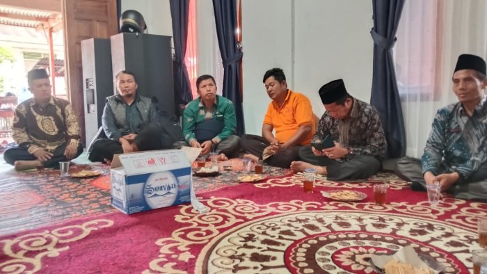 MAN 3 Kerinci Takziah ke Rumah Siswa di Pulau Sangkar