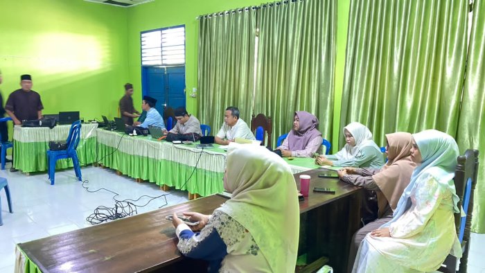 Wujudkan Birokrasi Bersih dan Melayani, Tim PMPZI MAN 3 Kerinci Ikuti Zoom Meeting Kemenag Kerinci