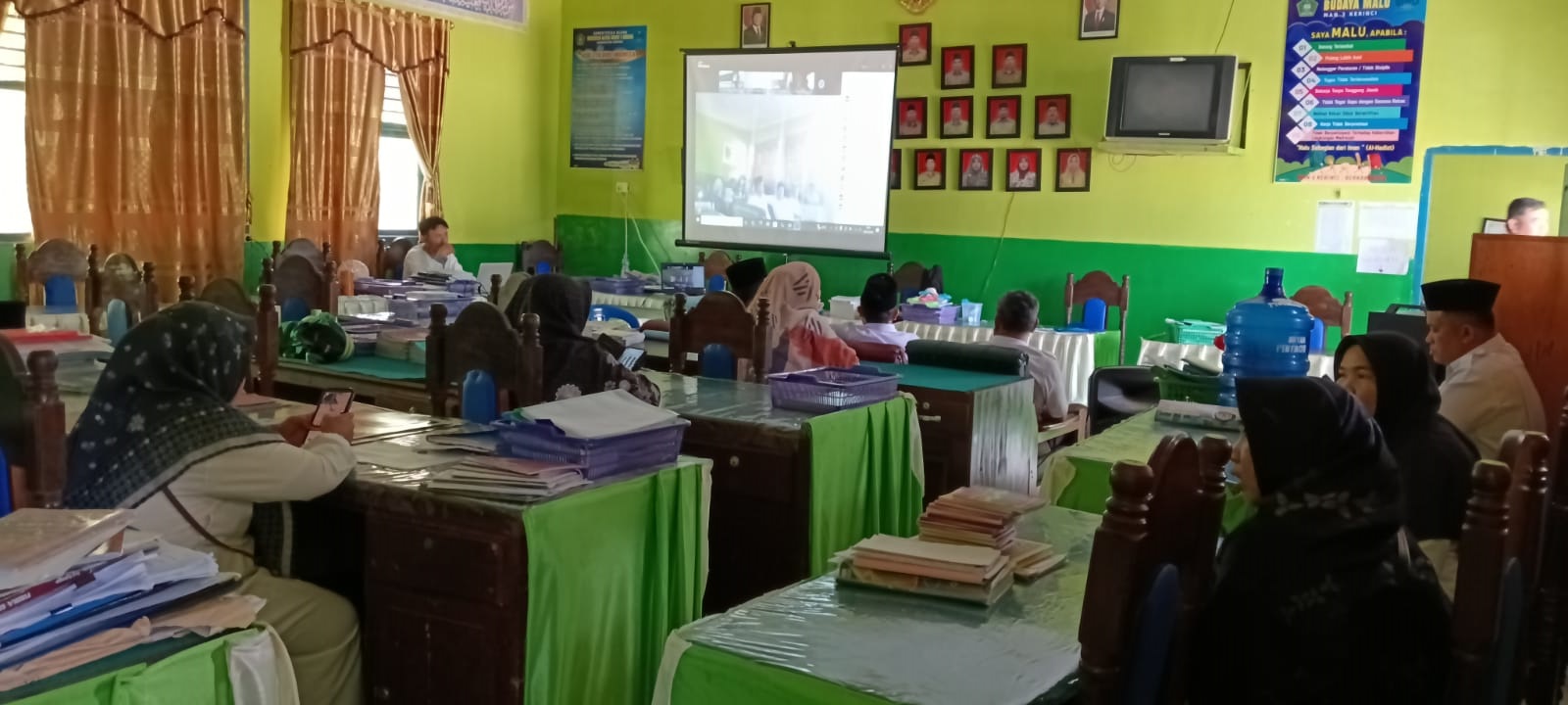 ASN MAN 3 Kerinci mengikuti Zoom Meeting WBK dan WBBM Kanwil Kemenag Jambi