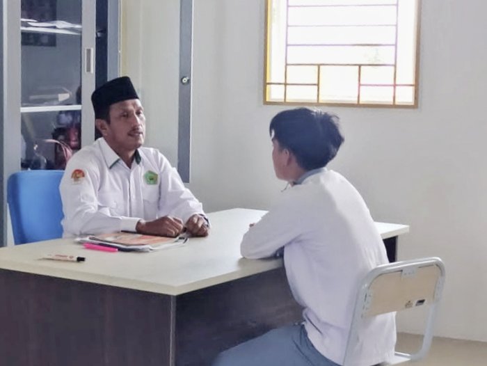 Ahmad Jamil Berikan Motivasi untuk Siswa Kelas XII MAN 3 Kerinci