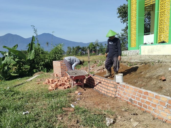 Pembangunan Taman di MAN 3 Kerinci Capai 20 Persen