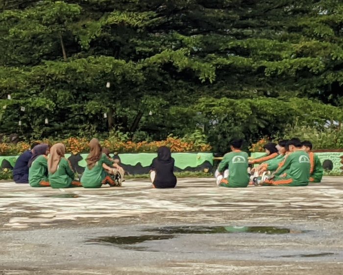 Siswa MAN 3 Kerinci Lakukan Pemanasan Intensif di Pelajaran PJOK