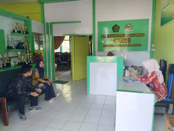 PTSP MAN 3 Kerinci Utamakan Layanan Humanis dan Efisien