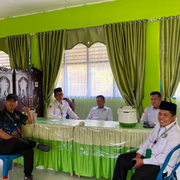 Ex-Kepala Madrasah Bersama Majelis Guru MAN 3 Kerinci Gelar Bincang Santai penuh Kehangatan Ex-Kepala Madrasah Bersama Majelis Guru MAN 3 Kerinci Gelar Bincang Santai penuh Kehangatan