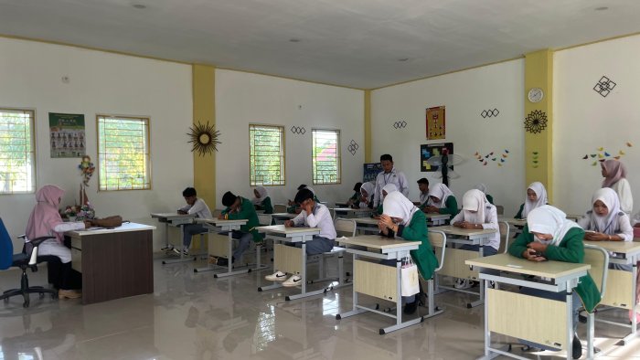 Ujian Madrasah di MAN 3 Kerinci Berjalan Tertib dan Lancar