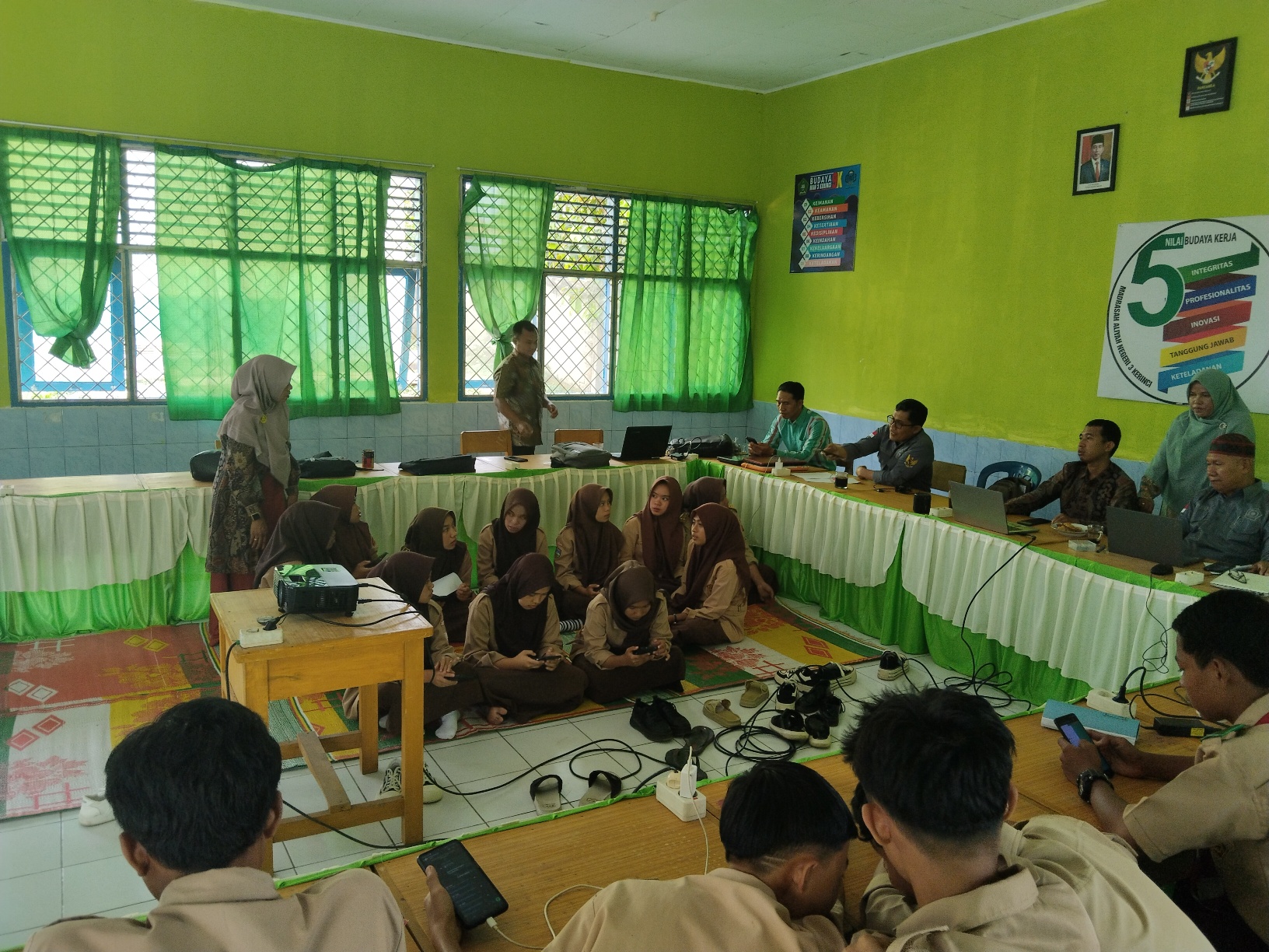 MAN 3 Kerinci Laksanakan Giat Gladi Bersih Menyongsong AKMI 2024