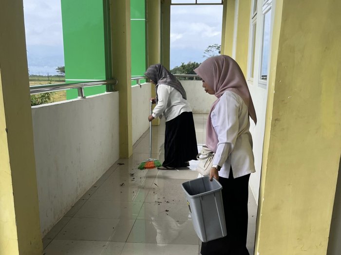 Petugas Piket Jaga Kondusivitas Gedung SBSN MAN 3 Kerinci