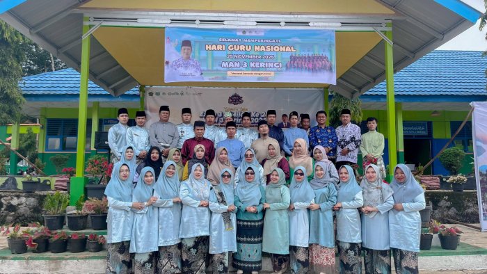 Semarak Peringatan Hari Guru Nasional, MAN 3 Kerinci Gelar Upacara Khidmat