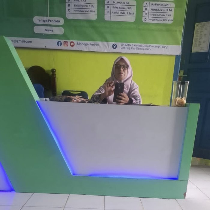 Herawati Siap Layani Daftar Ulang Siswa Baru MAN 3 Kerinci Herawati Siap Layani Daftar Ulang Siswa Baru MAN 3 Kerinci