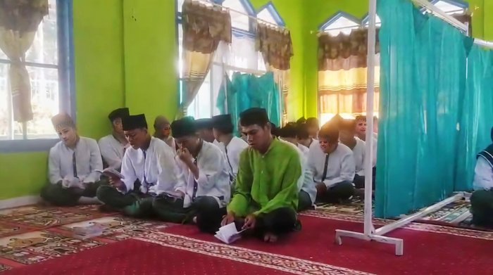 Yasinan Rutin tiap jumat Berjamaah dan Tausiyah Keagamaan