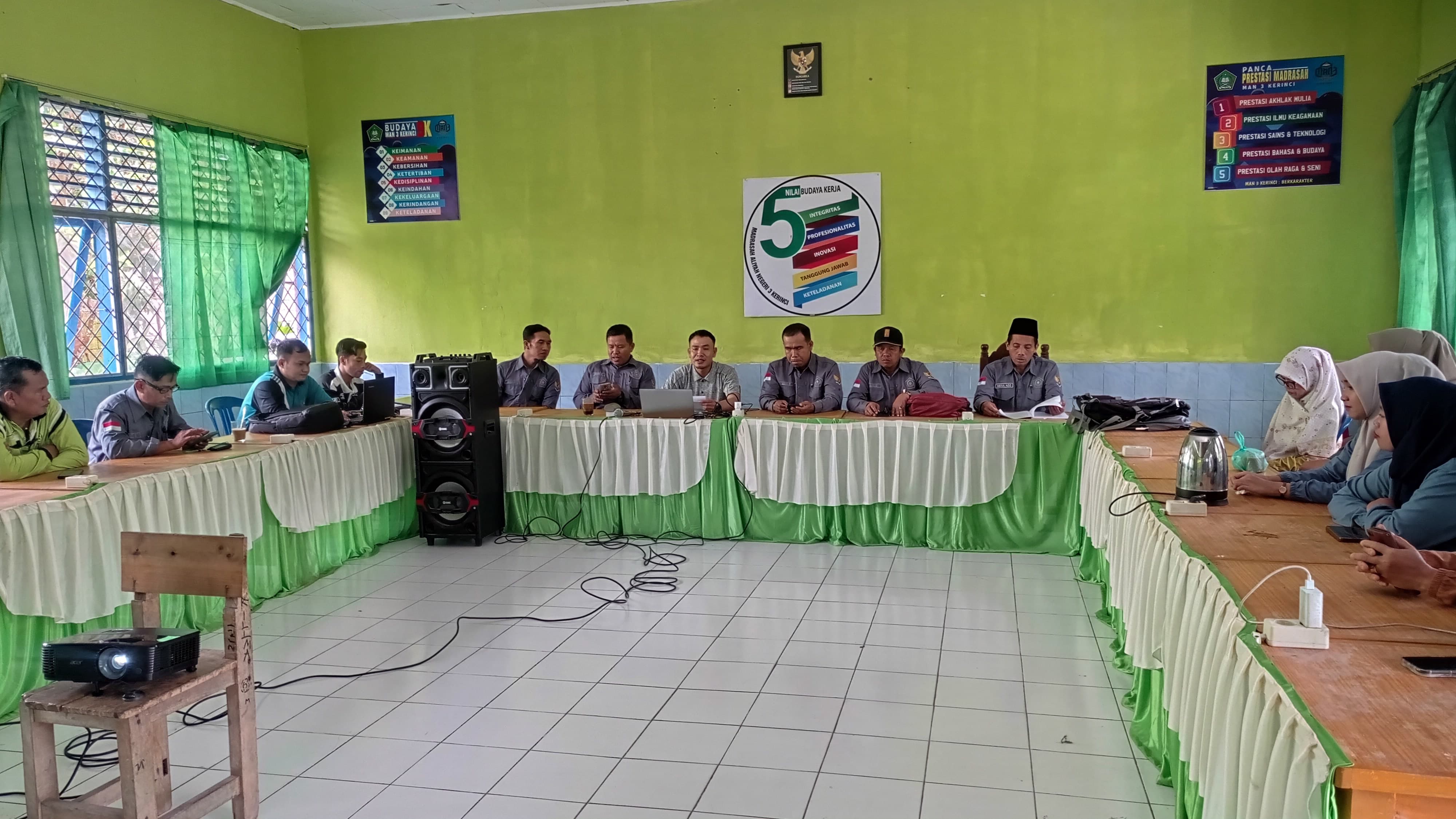 MAN 3 Kerinci Gelar Rapat Panitia Persiapan Ujian Semester Ganjil TP. 2024/2025