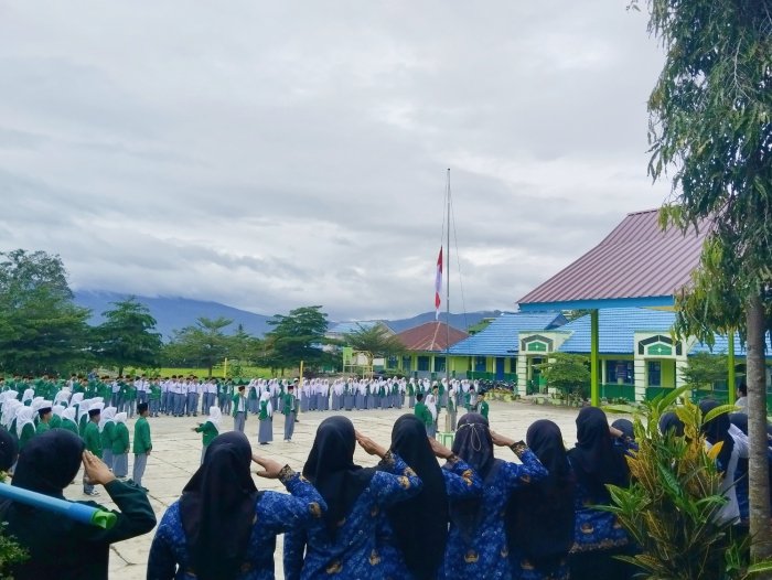 MAN 3 Kerinci Peringati Hari Pahlawan dengan Upacara Khidmat