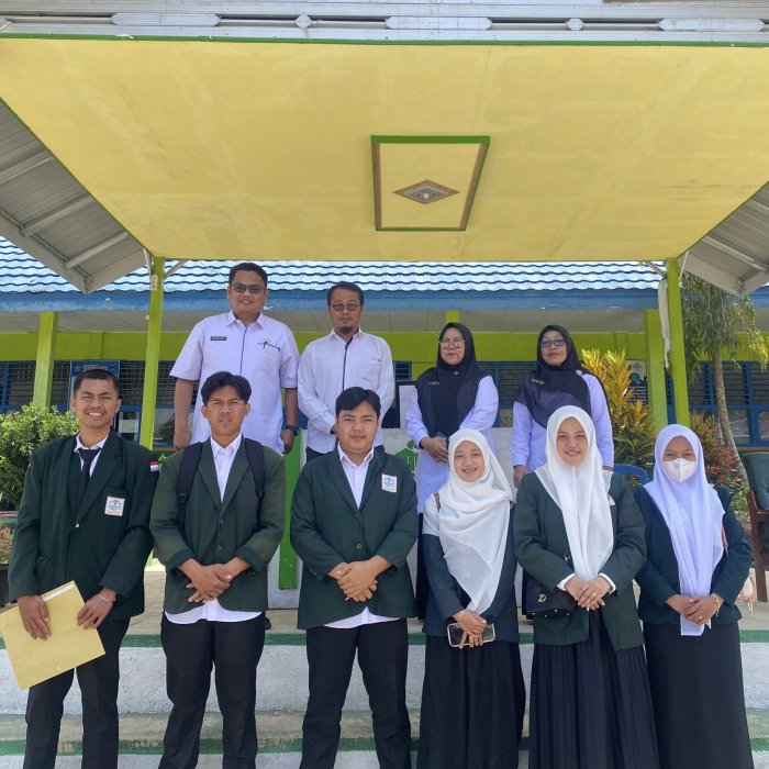 Kepala MAN 3 Kerinci Sambut Hangat Kedatangan Mahasiswa PPL IAIN Kerinci Hari Ini
