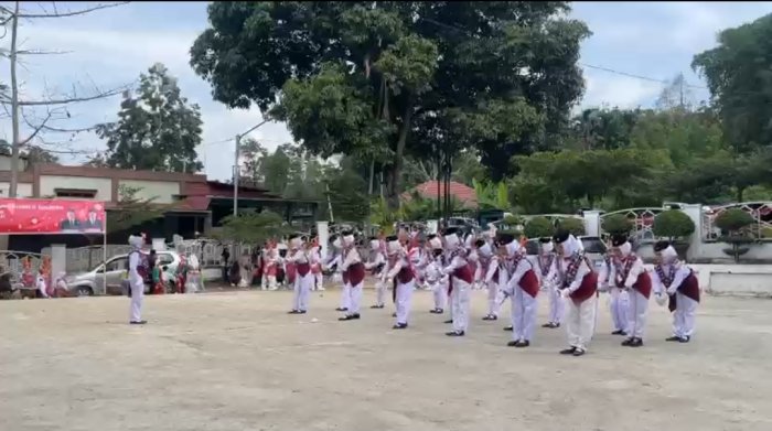 Barisan Indah MAN 3 Kerinci Tampil Memukau di Lomba HUT RI Barisan Indah MAN 3 Kerinci Tampil Memukau di Lomba HUT RI