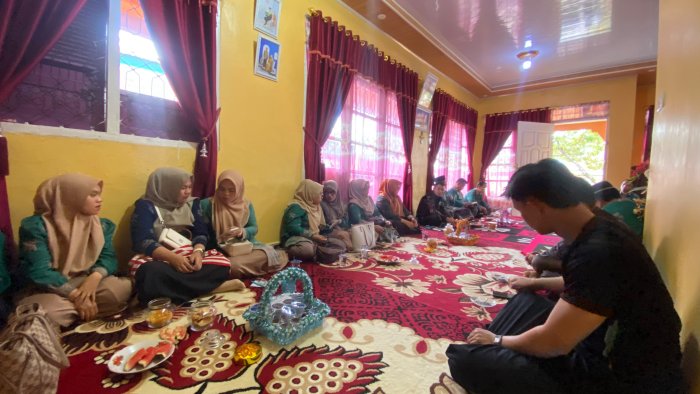 MAN 3 Kerinci Lakukan Takziah ke Rumah Duka Mertua dari Bapak Abdul Latif MAN 3 Kerinci Lakukan Takziah ke Rumah Duka Mertua dari Bapak Abdul Latif