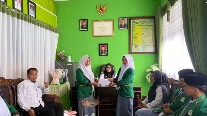Penyerahan Bantuan Sosial Siswa MAN 3 Kerinci Penyerahan Bantuan Sosial Siswa MAN 3 Kerinci