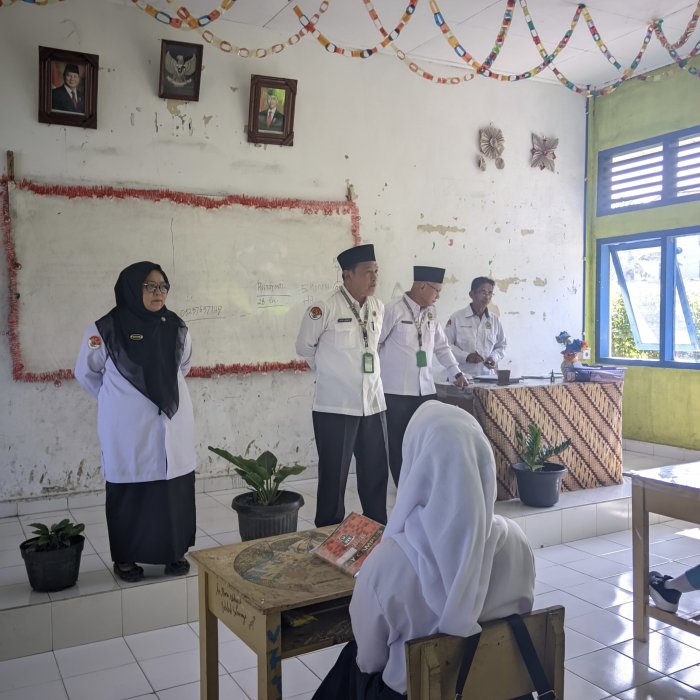 Pengawas Kemenag Kerinci Tinjau Persiapan Tahun Ajaran Baru