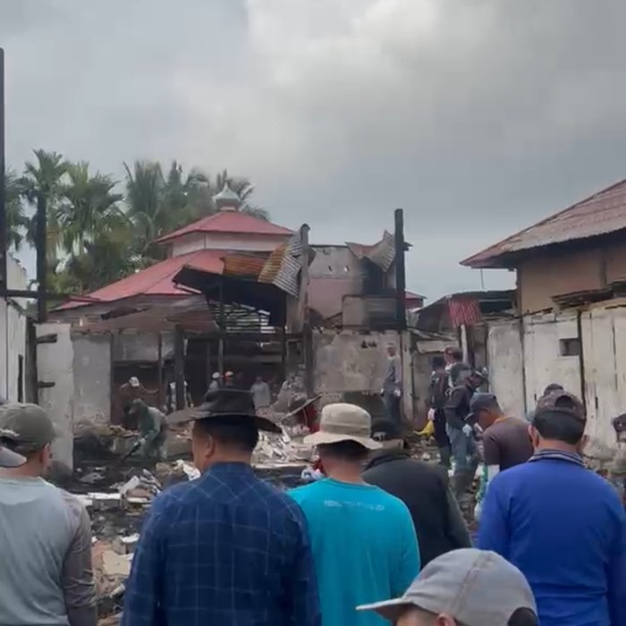 Warga Gelar Gotong Royong Usai Kebakaran Rumah Orang Tua Kepala Kemenag