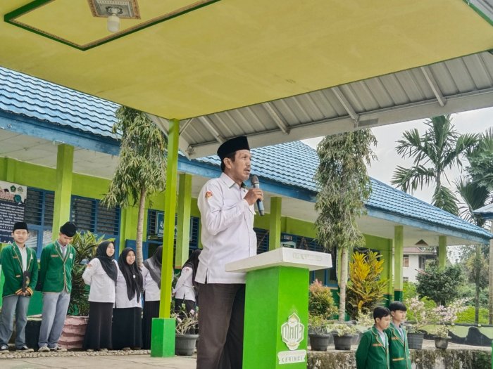 MAN 3 Kerinci Ajak Siswa Teladani Isra Miraj Lewat Budaya Bersih