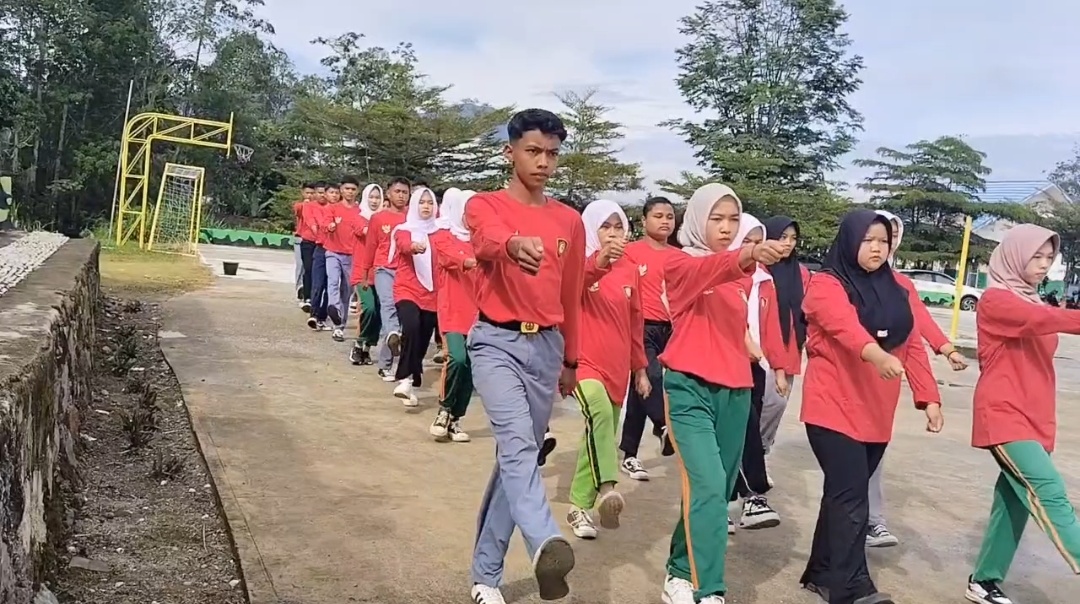 Paskibraka MAN 3 Kerinci Jalani Latihan Intensif untuk Upacara HUT RI ke-80 Kecamatan Danau Kerinci