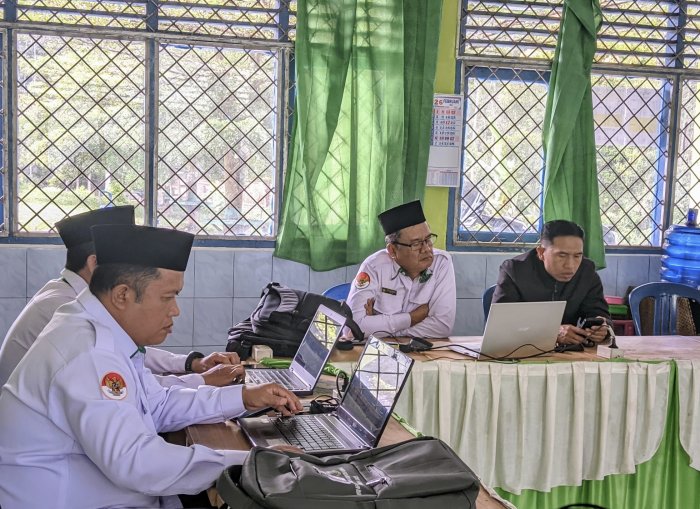 Guru MAN 3 Kerinci Ikuti Webinar Nasional AI