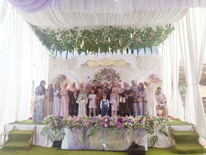 Keluarga Besar MAN 3 Kerinci Rayakan Pernikahan Guru Saadiah