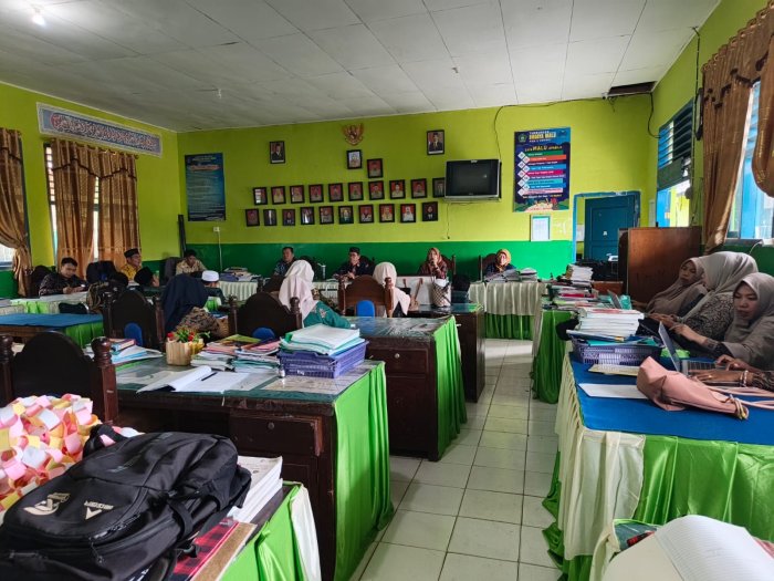 MAN 3 Kerinci Gelar Rapat Persiapan Sekolah Sehat MAN 3 Kerinci Gelar Rapat Persiapan Sekolah Sehat