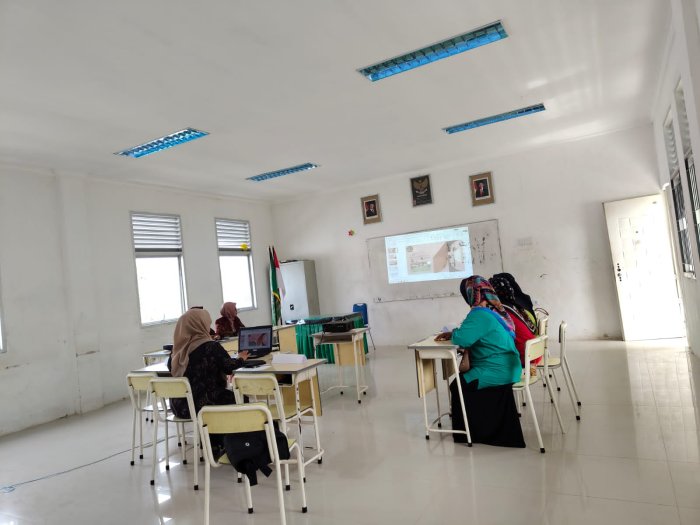 Ibu Tistiarni Sukses Jalani Penilaian Kinerja Kepala Madrasah