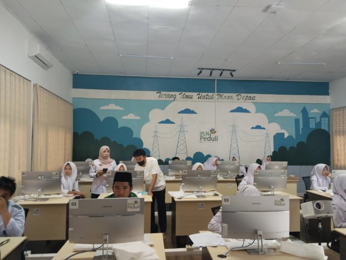 Persiapkan Diri Menuju OMI 2026, Siswa MAN 3 Kerinci Jalani Latihan Intensif di Laboratorium Komputer Persiapkan Diri Menuju OMI 2026, Siswa MAN 3 Kerinci Jalani Latihan Intensif di Laboratorium Komputer