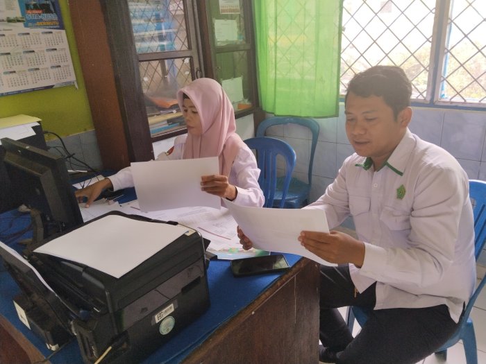 Guru BK MAN 3 Kerinci Bahas Lanjutan Studi Siswa