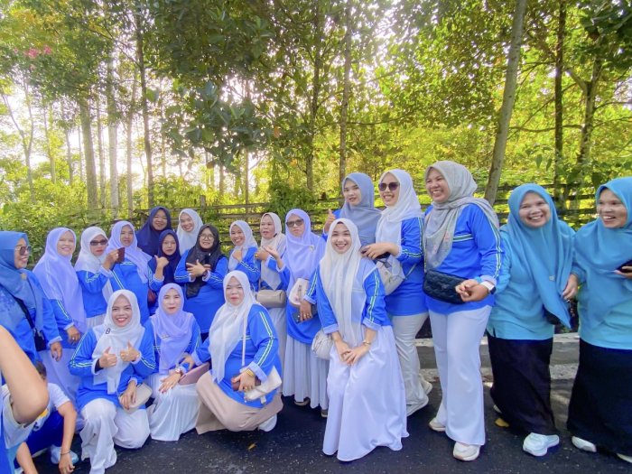 Warga MAN 3 Kerinci Antusias Ikuti Jalan Sehat Kemenag Kabupaten Kerinci