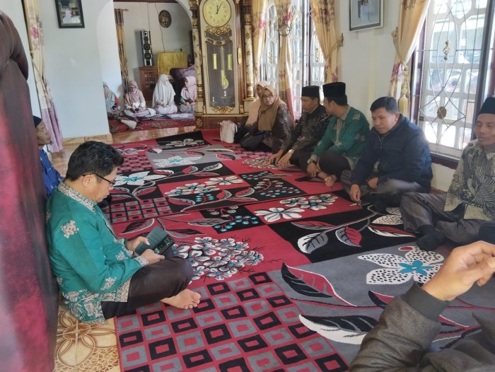 MAN 3 Kerinci Gelar Takziah Orang tua Guru di Seleman