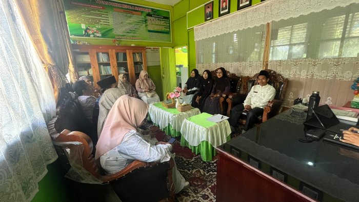 Wali Kelas MAN 3 Kerinci Tingkatkan Koordinasi dengan Kepala Madrasah