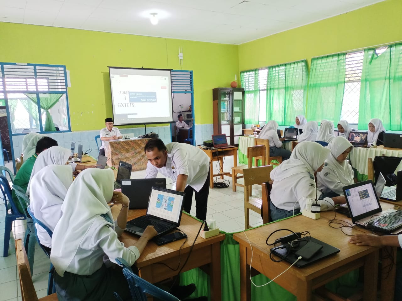 MAN 3 Kerinci Sukses Laksanakan ANBK 2024