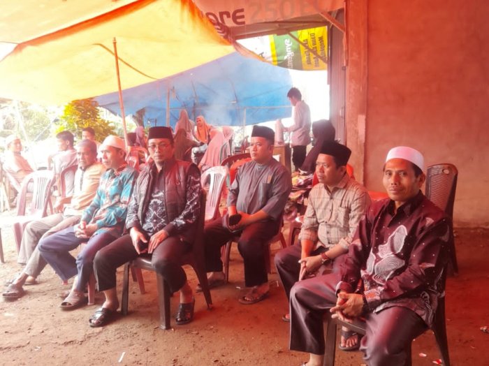 MAN 3 Kerinci Takziah ke Rumah Siswa yang Berduka