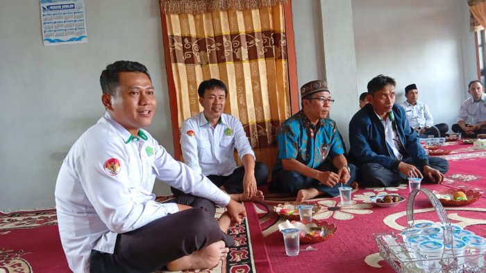 Civitas Akademika MAN 3 Kerinci Lakukan Kunjungan Sosial Duka ke Rumah Ibu Halimah Civitas Akademika MAN 3 Kerinci Lakukan Kunjungan Sosial Duka ke Rumah Ibu Halimah