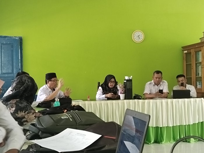 Perkuat Tata Kelola Administrasi, MAN 3 Kerinci Gelar Rapat Staf Tata Usaha dan Pembagian Tugas Perkuat Tata Kelola Administrasi, MAN 3 Kerinci Gelar Rapat Staf Tata Usaha dan Pembagian Tugas