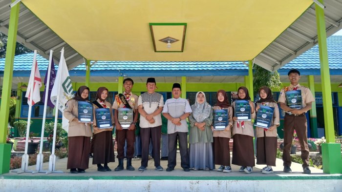 Pelantikan OSIM dan Pramuka MAN 3 Kerinci Periode 2025/2026 Berlangsung Khidmat